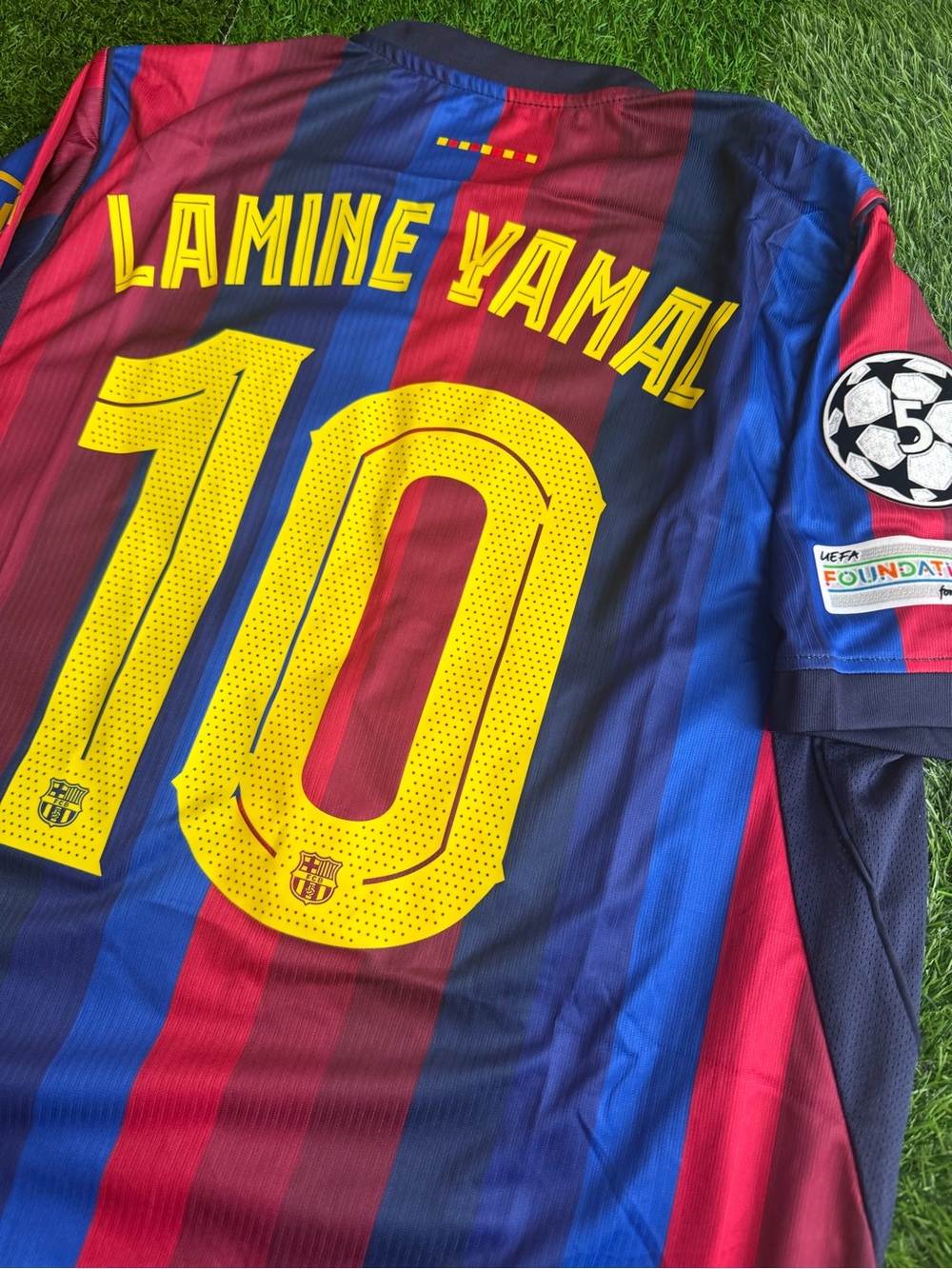 Lamine Yamal Barcelona jersey - Picture 3 of 3